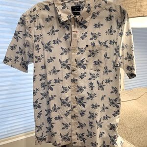 Men’s Quicksilver Short sleeve dress shirt size M